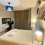 Aires De Toledo-parque Warner Y Madrid En Familia Толедо