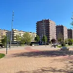 Aires De Toledo-parque Warner Y Madrid En Familia Толедо