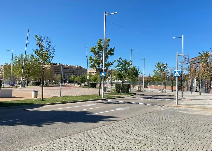 Aires De Toledo-parque Warner Y Madrid En Familia