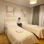 Aires De Toledo-parque Warner Y Madrid En Familia * Toledo