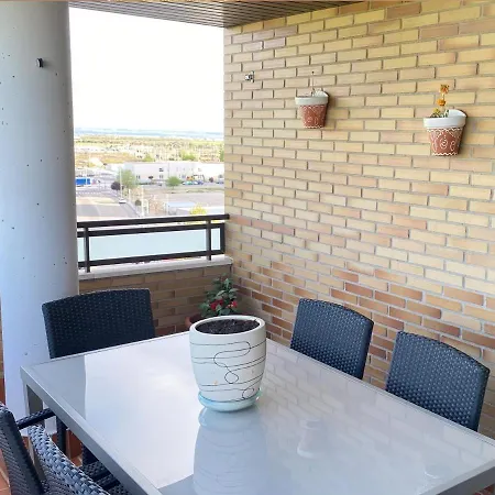 Aires De Toledo-parque Warner Y Madrid En Familia 톨레도