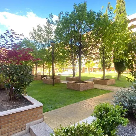 Aires De Toledo-parque Warner Y Madrid En Familia