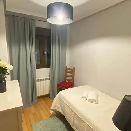 Aires De Toledo-parque Warner Y Madrid En Familia 톨레도