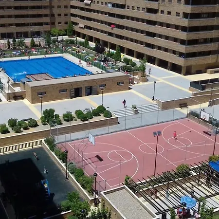 Aires De Toledo-parque Warner Y Madrid En Familia