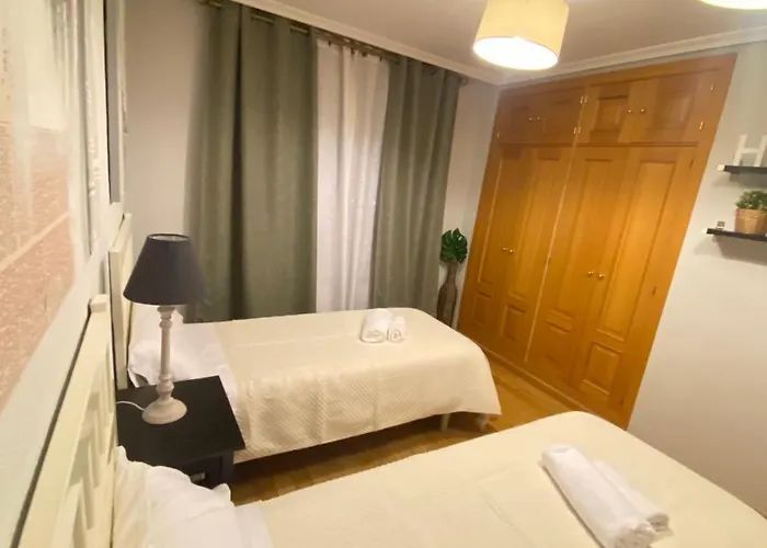 Aires De Toledo-parque Warner Y Madrid En Familia 톨레도