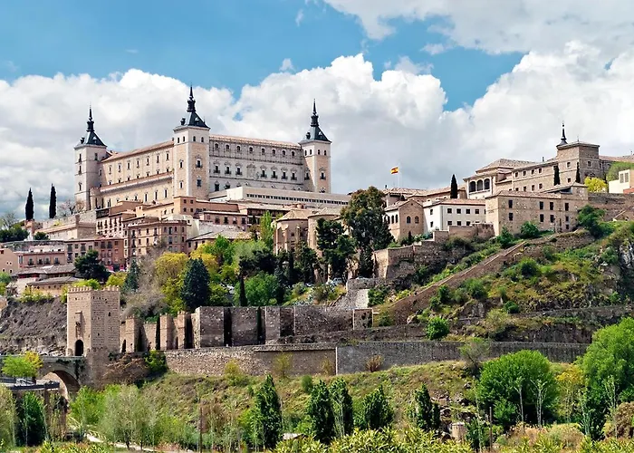 Aires De Toledo-parque Warner Y Madrid En Familia 아파트